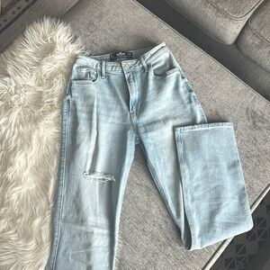 Hollister Ultra High-Rise Stacked Vintage Straight Jeans